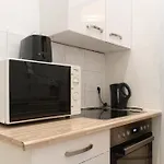 Spacious 1Br Apt, Wifi & Tv, With A Great Location
