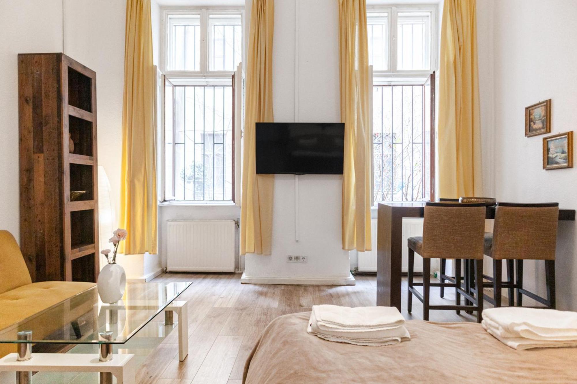 Apartment Spacious 1br Apt, Wifi & Tv, With A Great Location Wien