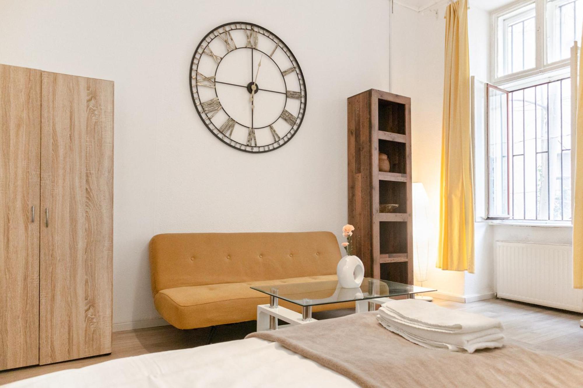 Spacious 1br Apt, Wifi & Tv, With A Great Location Apartment